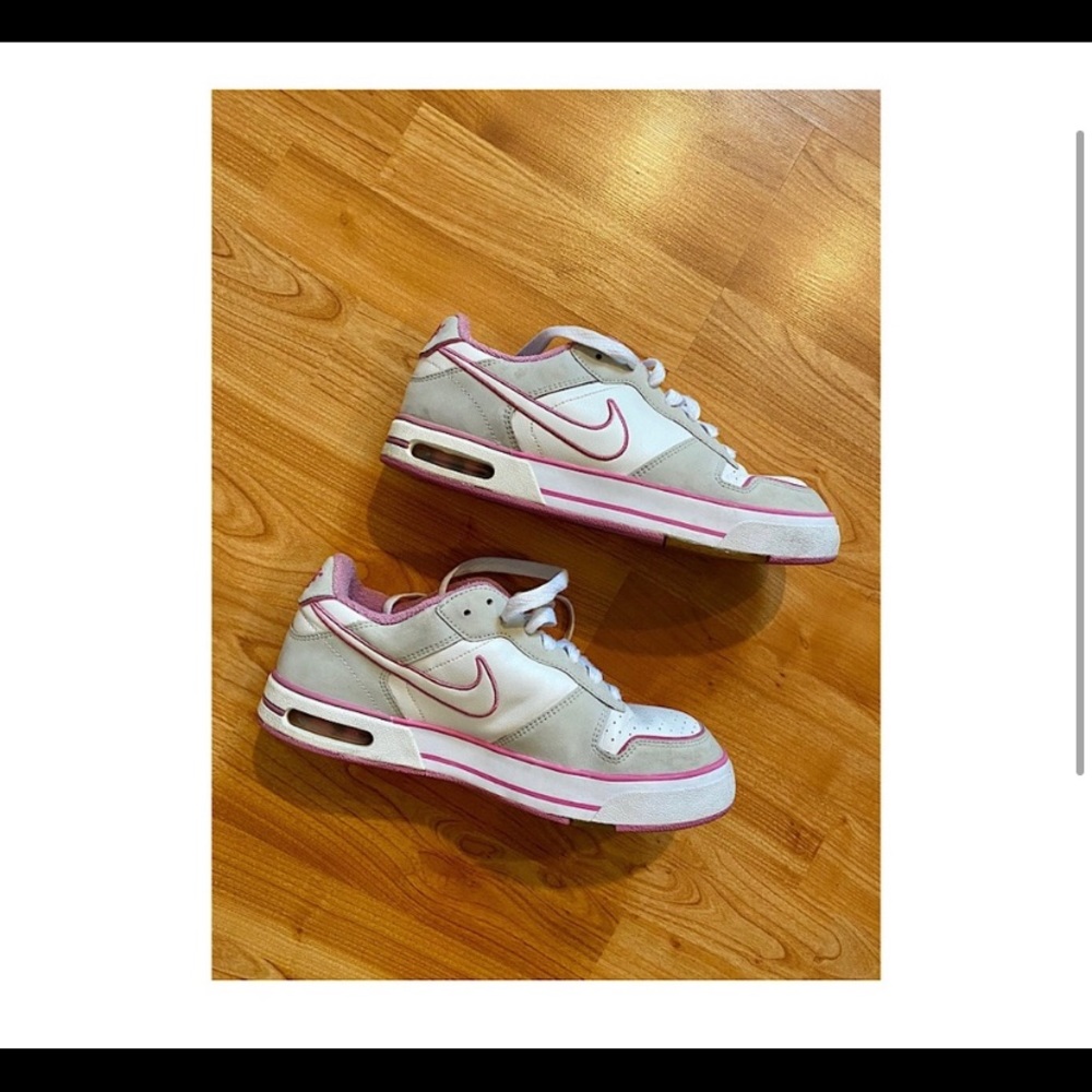 NIKE Air Force One’s Size 10
